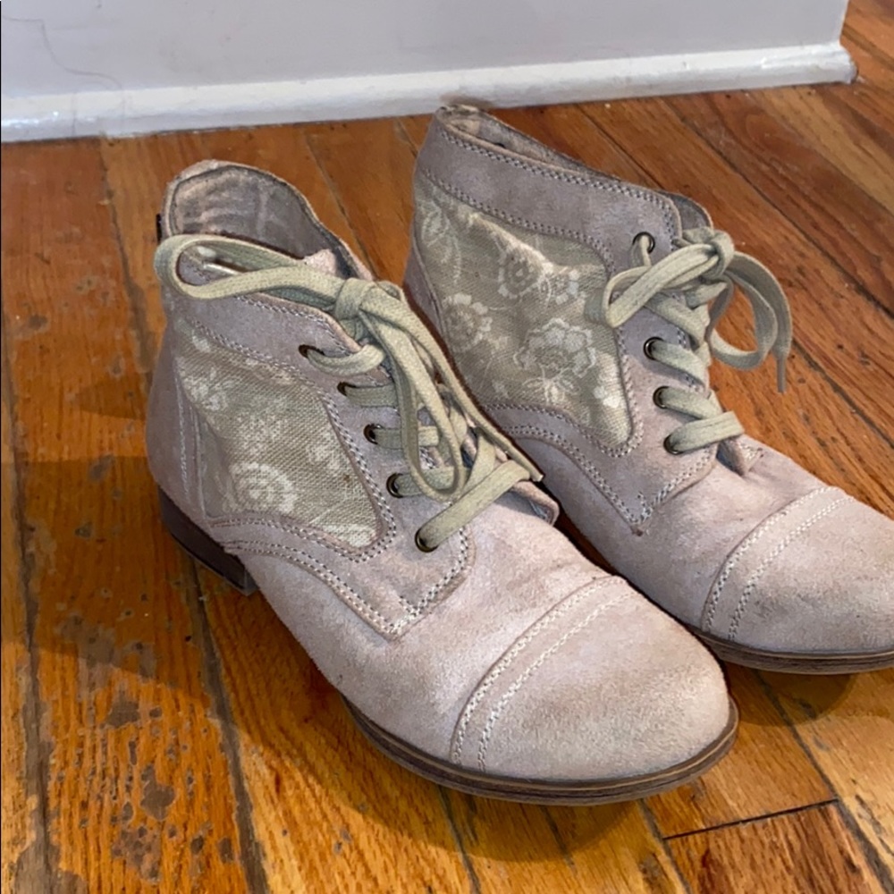 Roxy booties